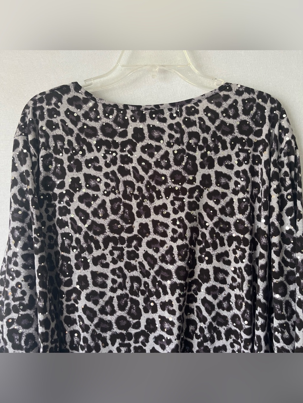 New Cathy Daniels 3X Leopard Print Sequin Blouse Keyhole Accent 3/4 Sleeve Top - Picture 5 of 11